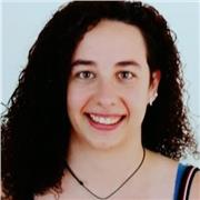 Soy maestra de música, de educación infantil y primaria. He trabajado en escuelas, de monitora de tiempo libre y dando classes de repasso